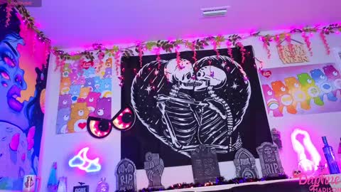 Daphne Madison online show from 10.03.25