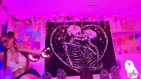 Daphne Madison online show from 10.09.25