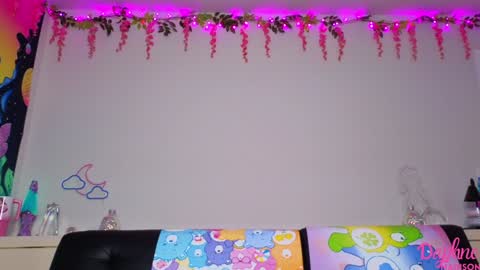 Daphne Madison online show from 11.04.25