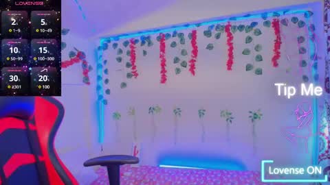 Snapshot of daphnewalker__ chatting on 02.04.25 Daphne online show from 02.04.25