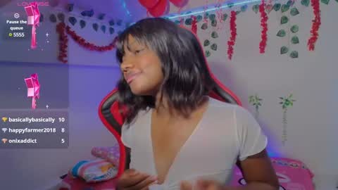 Snapshot of daphnewalker__ chatting on 03.04.25 Daphne online show from 03.04.25