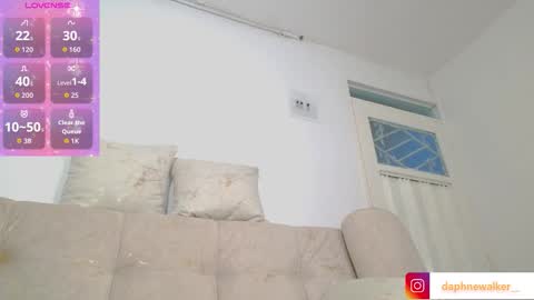 Snapshot of daphnewalker__ chatting on 10.03.25 Daphne online show from 10.03.25