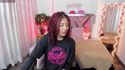 Snapshot of daphnne_tay chatting on 02.17.25 dhapnne online show from 02.17.25