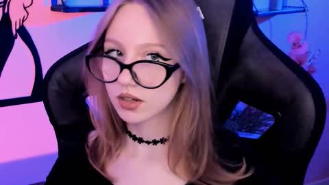 Daria Tate online show from 10.19.25