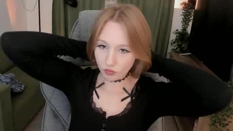 Snapshot of dariatate chatting on 04.22.26 Daria Tate online show from 04.22.26