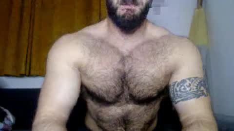 Snapshot of dariomuscle chatting on 11.29.25 Dario online show from 11.29.25