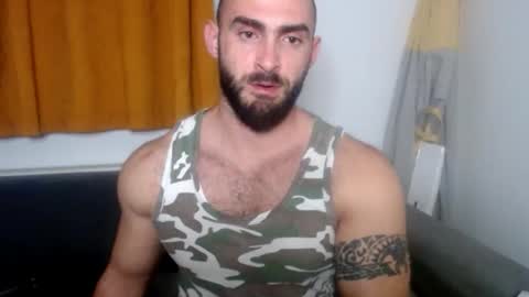 Snapshot of dariomuscle chatting on 11.30.25 Dario online show from 11.30.25