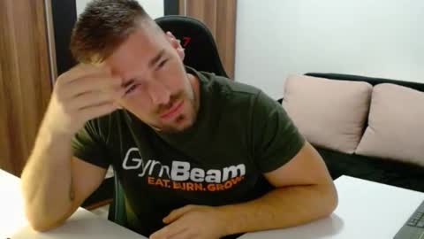 darius_94 online show from 10.05.25