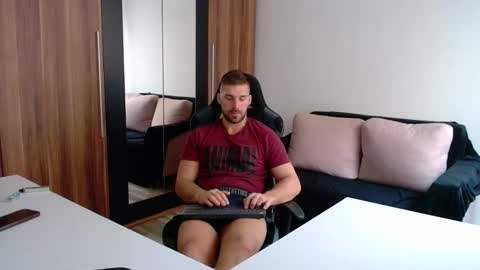 darius_94 online show from 10.08.25