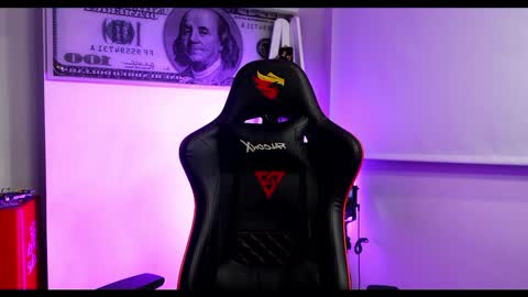 Darius Phoenix  online show from 02.18.25