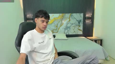 Snapshot of dark_desiree18 chatting on 02.04.26 DARCK online show from 02.04.26