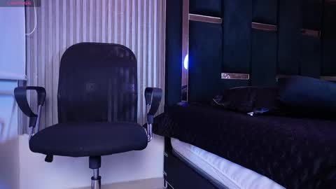 Snapshot of dark_eros_ chatting on 04.12.26 Sr. Eros online show from 04.12.26