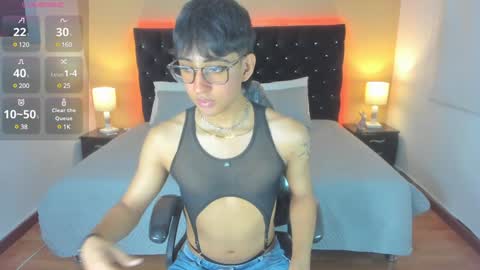 Snapshot of dark_hairy_ chatting on 01.23.25 Andrew online show from 01.23.25