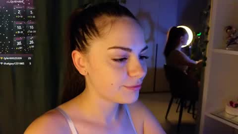 Snapshot of dark_honey_ chatting on 04.18.26 Nova online show from 04.18.26