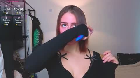 Snapshot of dark_project chatting on 11.19.25 Emily online show from 11.19.25