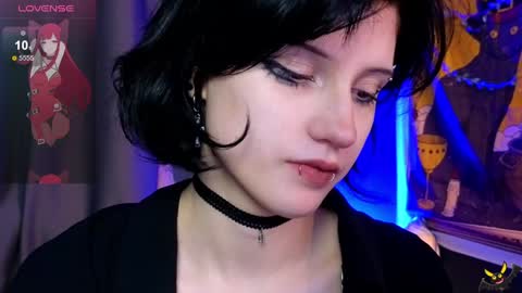 Snapshot of dark_vamp_ chatting on 12.11.24 Vamp  online show from 12.11.24