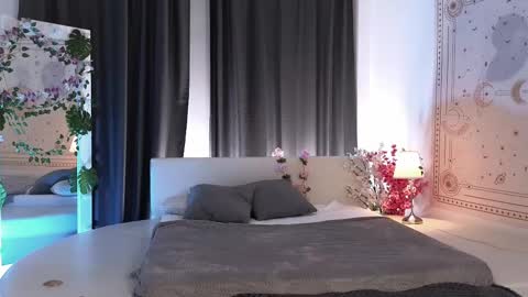 Snapshot of dark_vamp_ chatting on 03.07.25 Vamp  online show from 03.07.25