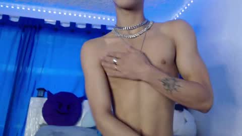 Snapshot of darkboy26_ chatting on 01.25.25 Blake online show from 01.25.25