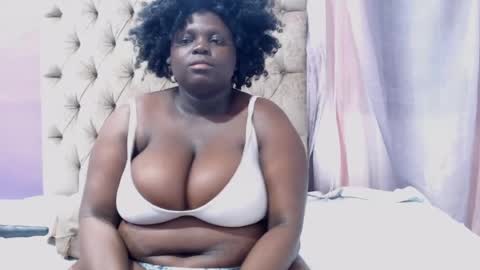 Snapshot of darkgiantmelanin chatting on 06.19.26 darkgiantmelanin online show from 06.19.26