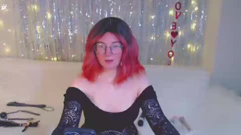 Snapshot of darkheto chatting on 01.09.25 Kelly online show from 01.09.25