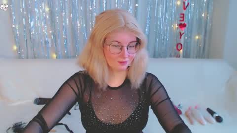 Snapshot of darkheto chatting on 03.06.25 Kelly online show from 03.06.25