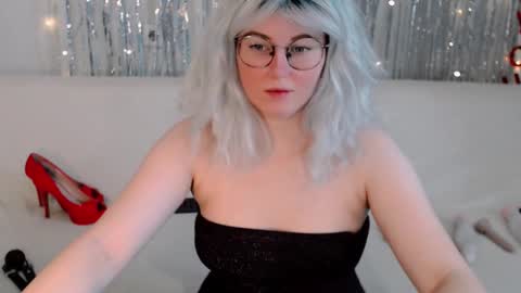 Snapshot of darkheto chatting on 09.29.25 Kelly online show from 09.29.25