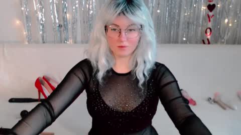 Snapshot of darkheto chatting on 10.06.25 Kelly online show from 10.06.25