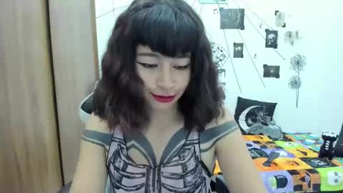 Hi Im Yuri  independent modelhelp me get my 111 hands upuwu online show from 03.05.25