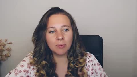 Snapshot of darklure_ chatting on 09.17.25 Anna online show from 09.17.25