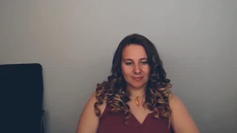 Snapshot of darklure_ chatting on 09.23.25 Anna online show from 09.23.25