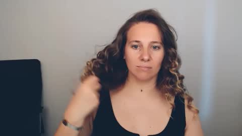 Snapshot of darklure_ chatting on 09.24.25 Anna online show from 09.24.25