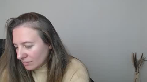 Snapshot of darklure_ chatting on 11.03.25 Anna online show from 11.03.25