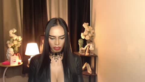 Snapshot of darksoul_mistress chatting on 01.24.25 HAPPY BIRTHDAY MISTRESS MADRIANA online show from 01.24.25