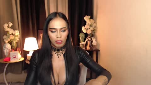 Snapshot of darksoul_mistress chatting on 02.03.25 HAPPY BIRTHDAY MISTRESS MADRIANA online show from 02.03.25