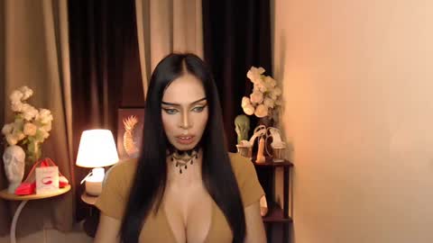 Snapshot of darksoul_mistress chatting on 02.04.25 HAPPY BIRTHDAY MISTRESS MADRIANA online show from 02.04.25