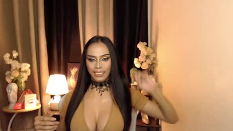 Snapshot of darksoul_mistress chatting on 02.13.25 HAPPY BIRTHDAY MISTRESS MADRIANA online show from 02.13.25