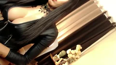 Snapshot of darksoul_mistress chatting on 02.13.25 HAPPY BIRTHDAY MISTRESS MADRIANA online show from 02.13.25