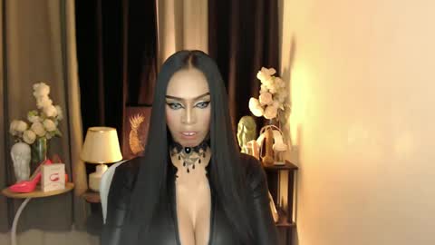 Snapshot of darksoul_mistress chatting on 02.28.25 HAPPY BIRTHDAY MISTRESS MADRIANA online show from 02.28.25