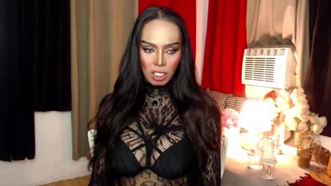 Snapshot of darksoul_mistress chatting on 11.18.25 HAPPY BIRTHDAY MISTRESS MADRIANA online show from 11.18.25