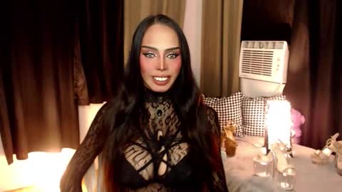 Snapshot of darksoul_mistress chatting on 12.20.25 HAPPY BIRTHDAY MISTRESS MADRIANA online show from 12.20.25