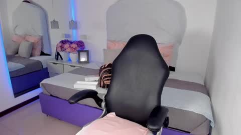 Darle Volant online show from 09.13.25