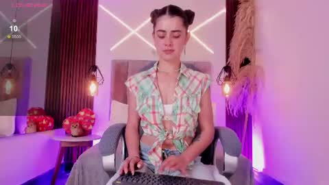 Snapshot of dasha_rodriguez chatting on 06.25.26 dasha_rodriguez online show from 06.25.26