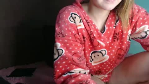 Snapshot of dasne19 chatting on 12.27.24 Dafne online show from 12.27.24