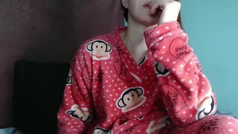 Snapshot of dasne19 chatting on 02.25.25 Dafne online show from 02.25.25