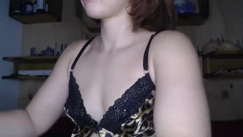 Snapshot of dasne19 chatting on 10.11.25 Dafne online show from 10.11.25