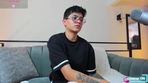 Snapshot of dass_roman chatting on 10.16.25 Dass Roman online show from 10.16.25