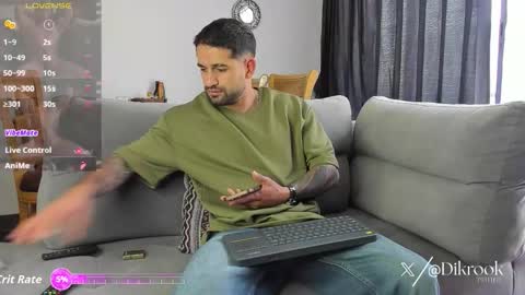 Snapshot of davevilboy chatting on 10.15.25 Daves online show from 10.15.25