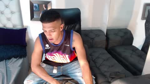 Snapshot of david_bandercock chatting on 12.22.24 david_bandercock online show from 12.22.24