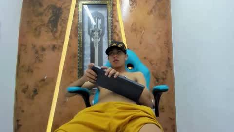 Snapshot of david_bigcock20 chatting on 02.05.26 david_bigcock20 online show from 02.05.26