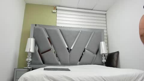 Snapshot of david_victoriaa chatting on 05.28.26 david_victoriaa online show from 05.28.26